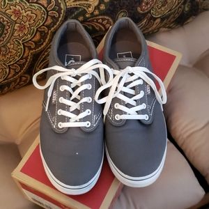 VANS 7.5 Atwood Low Women's Sneakers